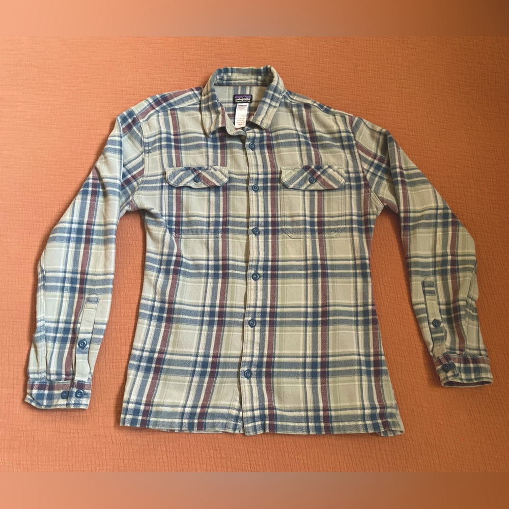 Patagonia Long-Sleeved Organic Cotton Fjord Flannel Shirt - Large